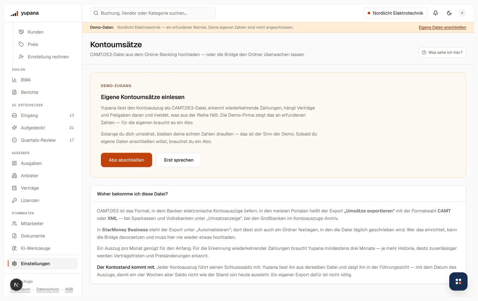 Die Seite Kontoumsätze mit dem Ablagefeld für eine CAMT.053-Datei und der Erklärung, wo dieser Export in Bankportalen und in StarMoney Business zu finden ist.